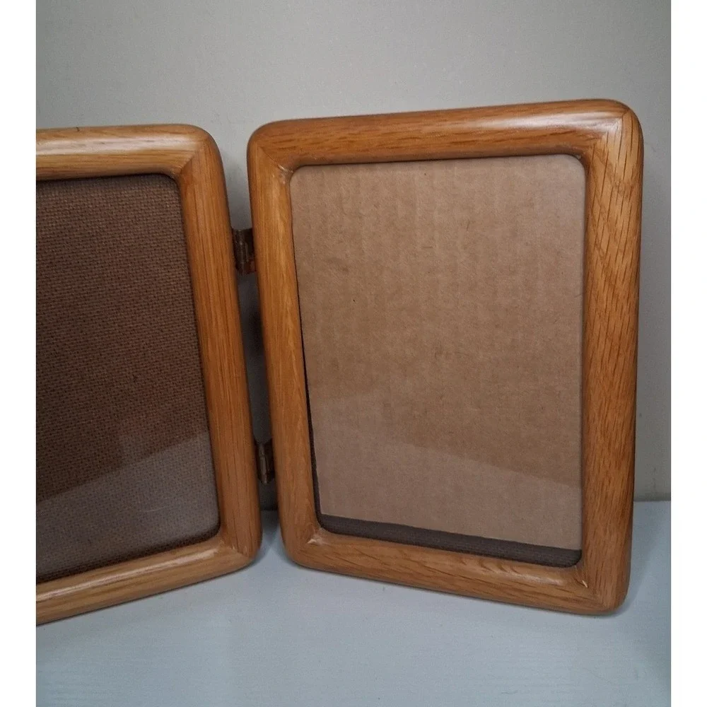 Vintage Oak Double Hinged 5x7 Picture Frame Made in Thailand Folding Desktop